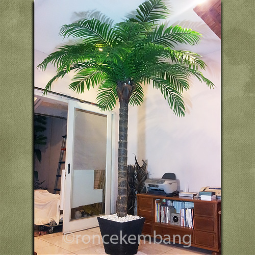Plastic palm tree with wooden trunk, 2.7m high